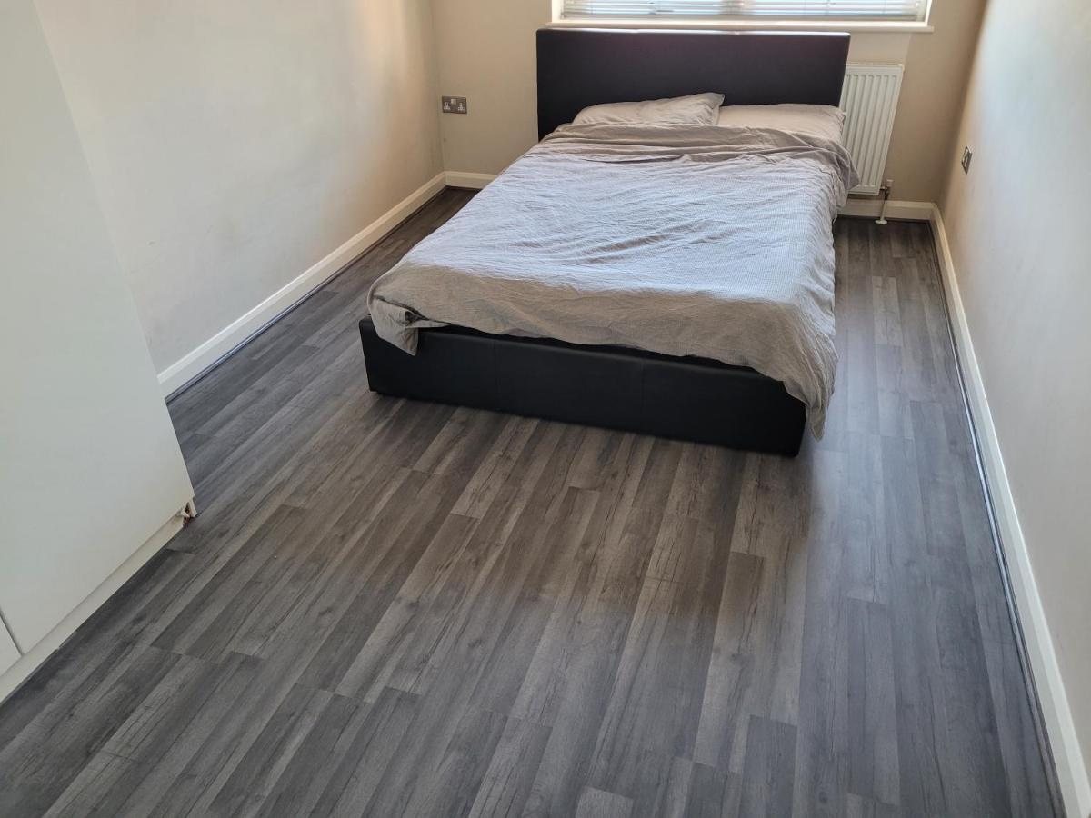 Spacious Modern Flat In Luton Town Centre ภายนอก รูปภาพ