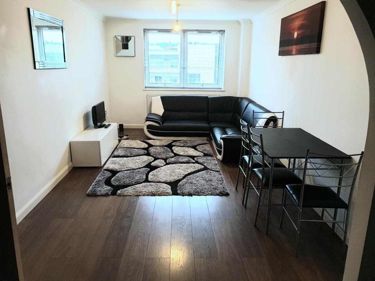 Spacious Modern Flat In Luton Town Centre ภายนอก รูปภาพ